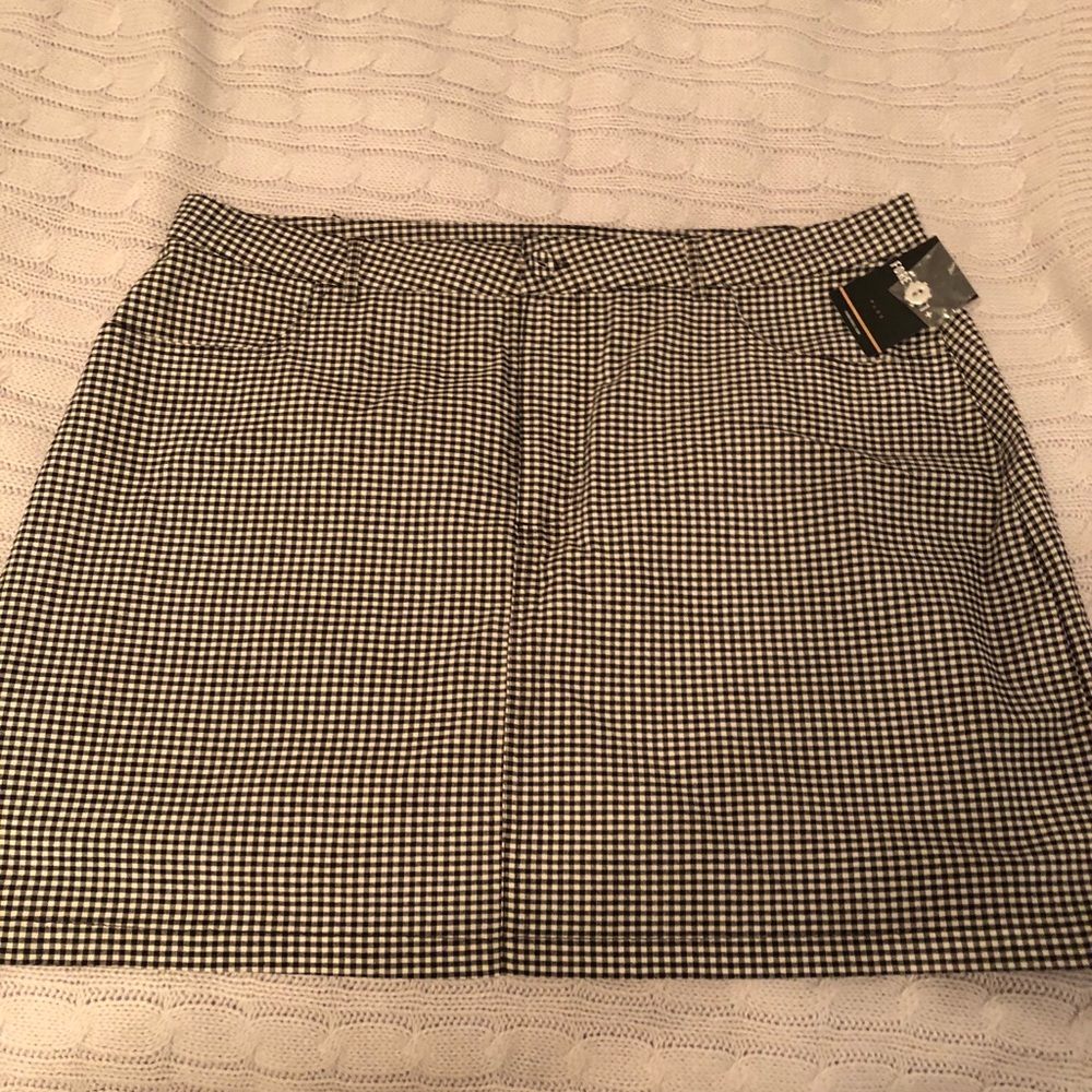 NWT black & white gingham Forever 21 skirt